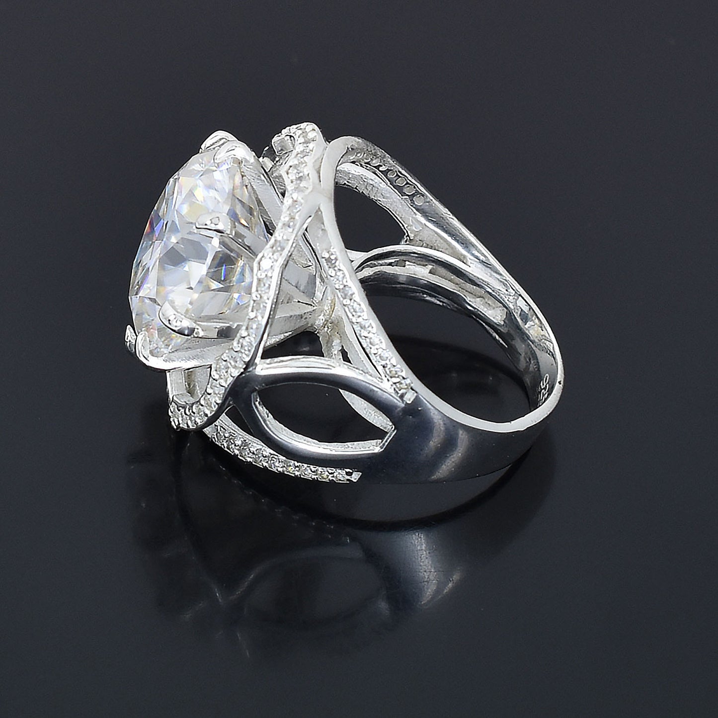 White Round Cut Ring
