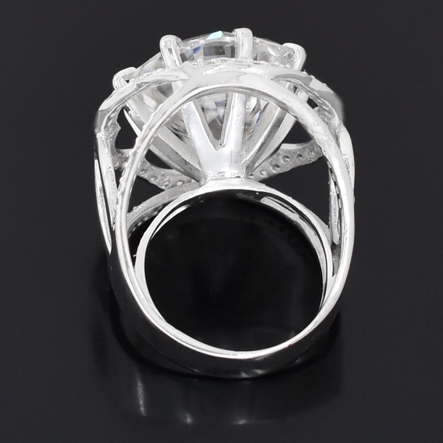 White Round Cut Ring