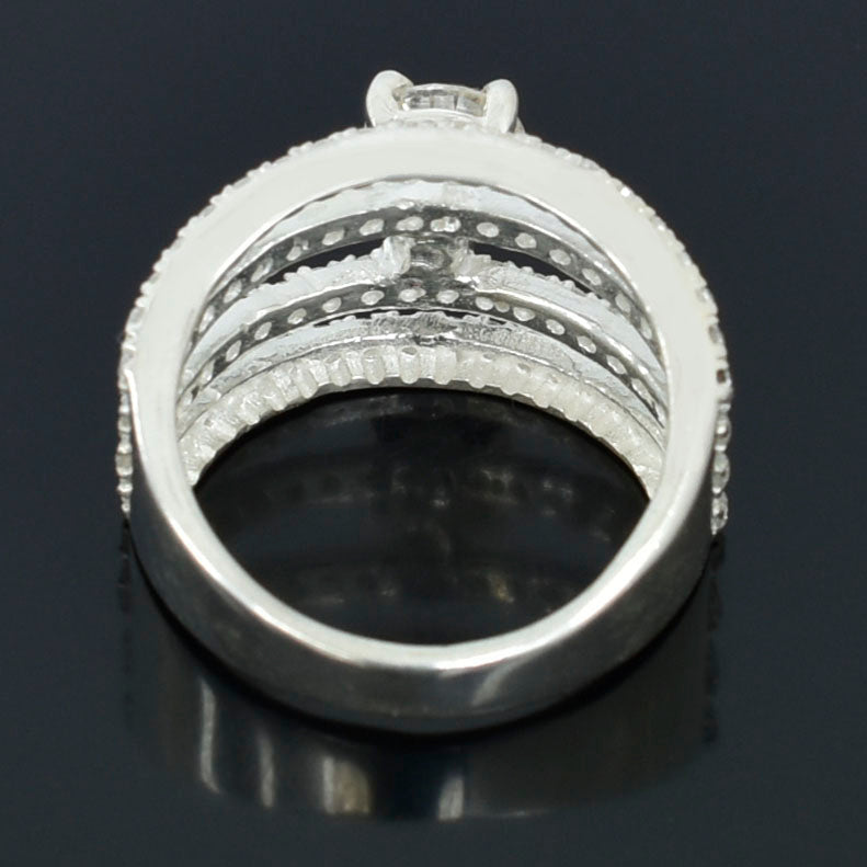 Luxury White Round Ring