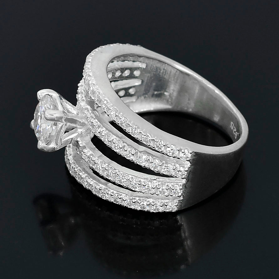 Luxury White Round Ring