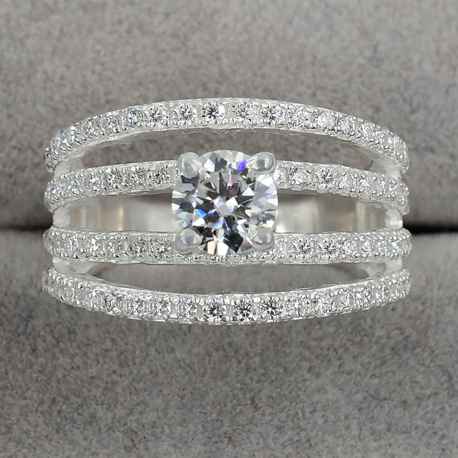 Luxury White Round Ring