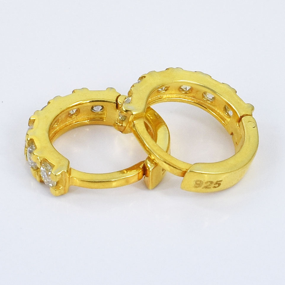 White Round Stud Earrings Yellow Finish