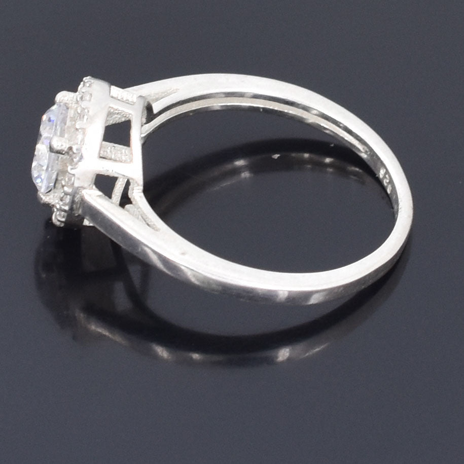 White Round Cut Ring