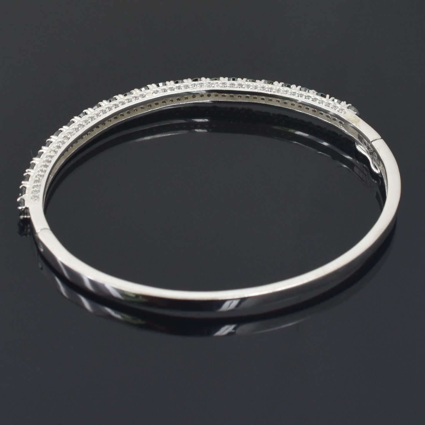 Green Round Cut Bracelet
